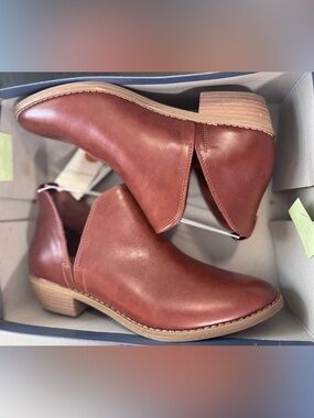 Universal Thread Dark Cognac Ankle Booties